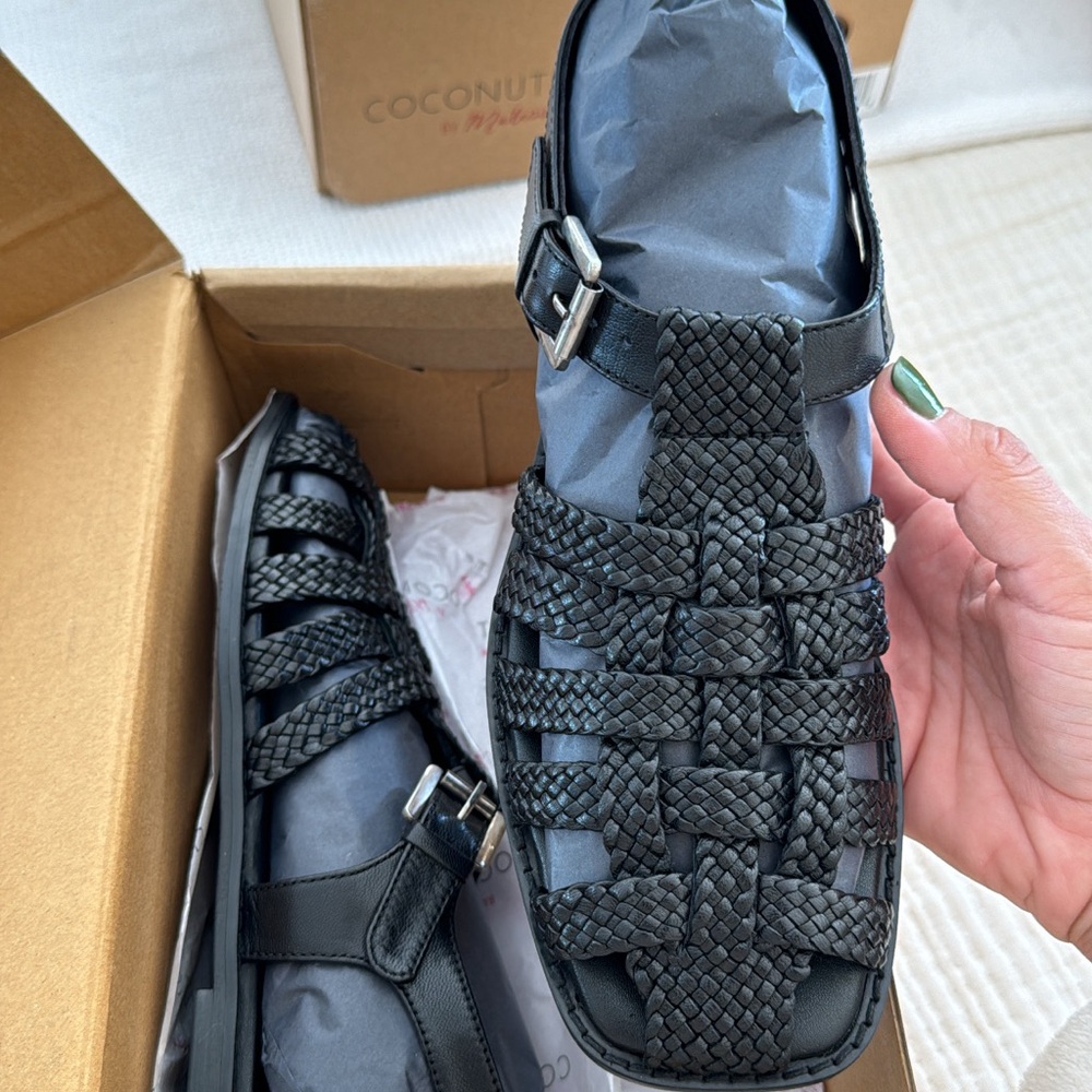 NWT Matisse Fisherman Sandal